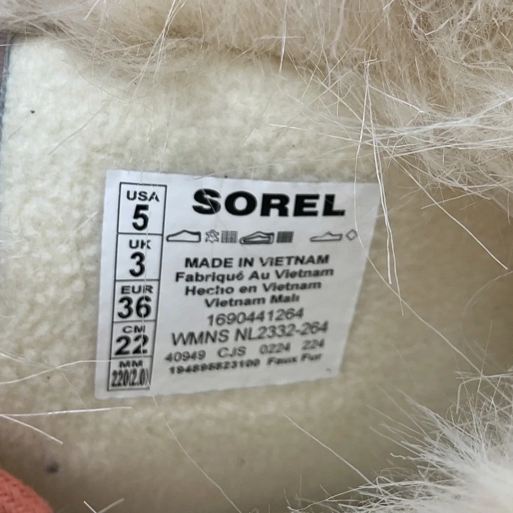 Sorel rose trim fur
